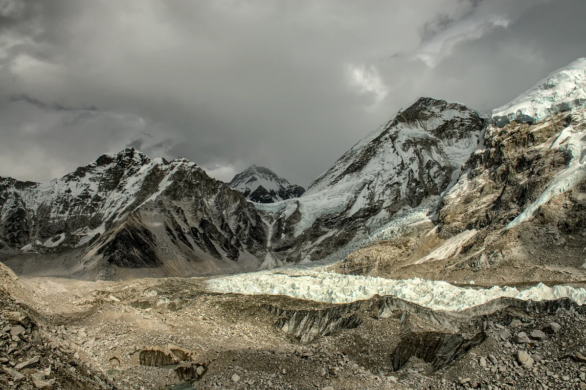 Dangerous ice formations in the Khumbu Icefall Dangerous ice formations in the Khumbu Icefall
